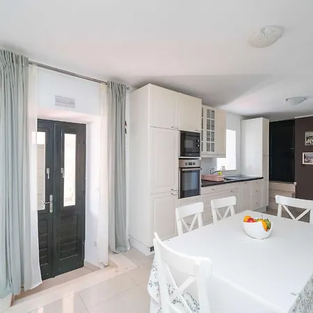 Vikendica Majkovi - Three Bedroom With Swimming Pool
